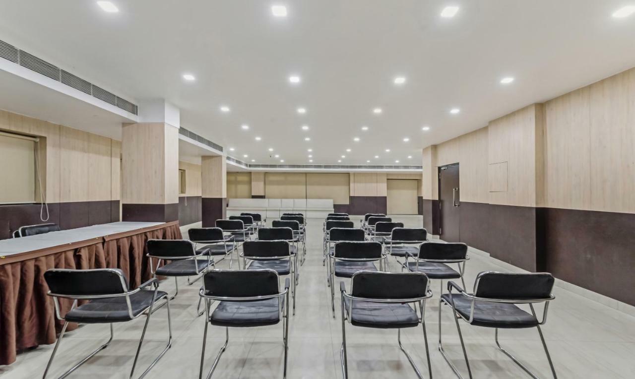 Oyo 3811 Geetanjali Regency Hotel Calcutta Buitenkant foto